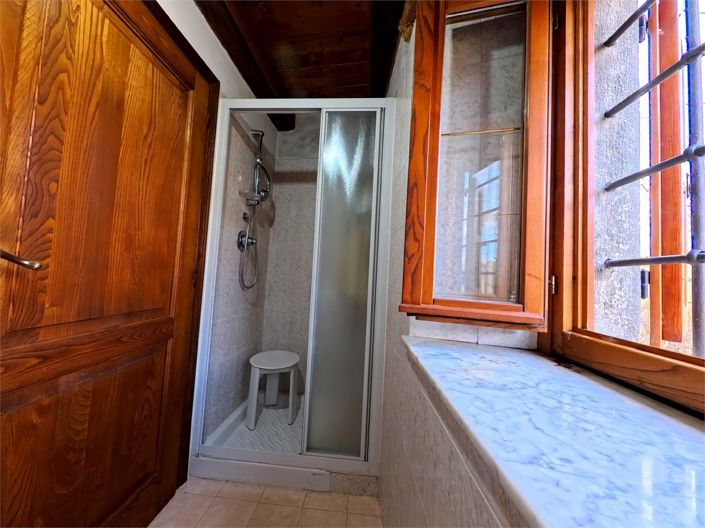Image No.21-2 Bed House for sale