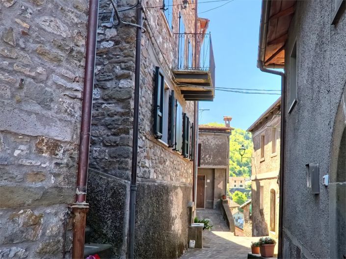 Image No.3-Maison de campagne de 2 chambres à vendre à Minucciano