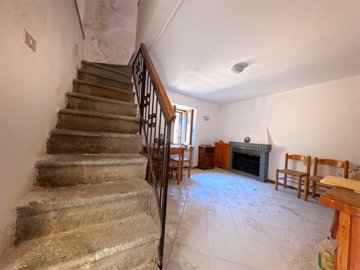 vendita-gruppo-di-fabbricati-lucca-rif-grf-20