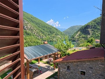 vendita-propriet-semi-indipendente-lucca-rif-