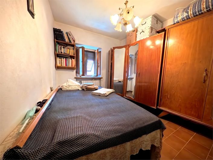 Image No.16-4 Bed House for sale