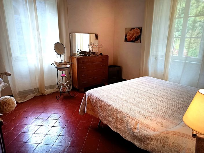 Image No.25-4 Bed House for sale