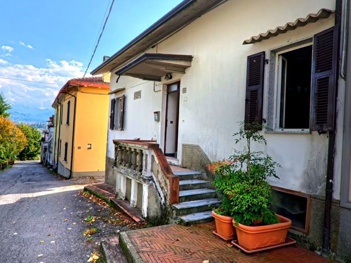 Image No.5-2 Bed House for sale