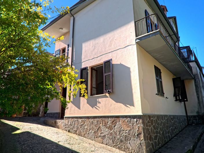 Image No.4-2 Bed House for sale