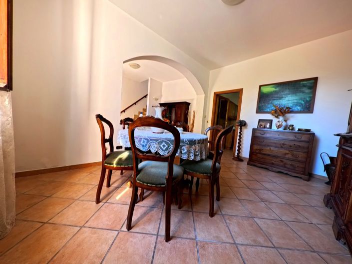 Image No.7-2 Bed House for sale
