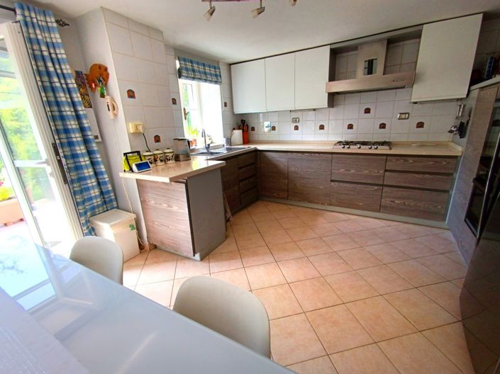 Image No.30-3 Bed House for sale