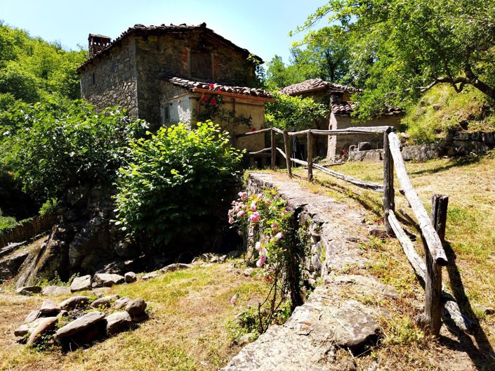 Image No.6-5 Bed House for sale