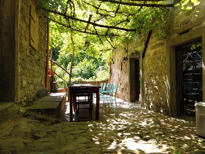 Image No.8-5 Bed House for sale
