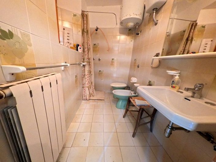 Image No.16-5 Bed House for sale