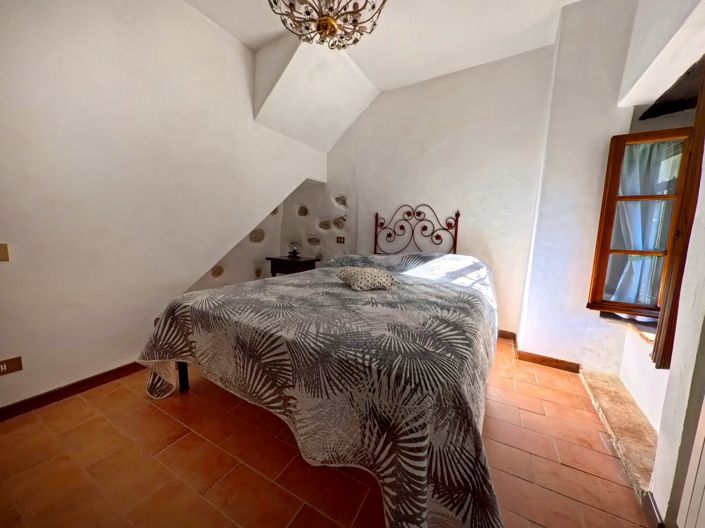 Image No.19-2 Bed House for sale