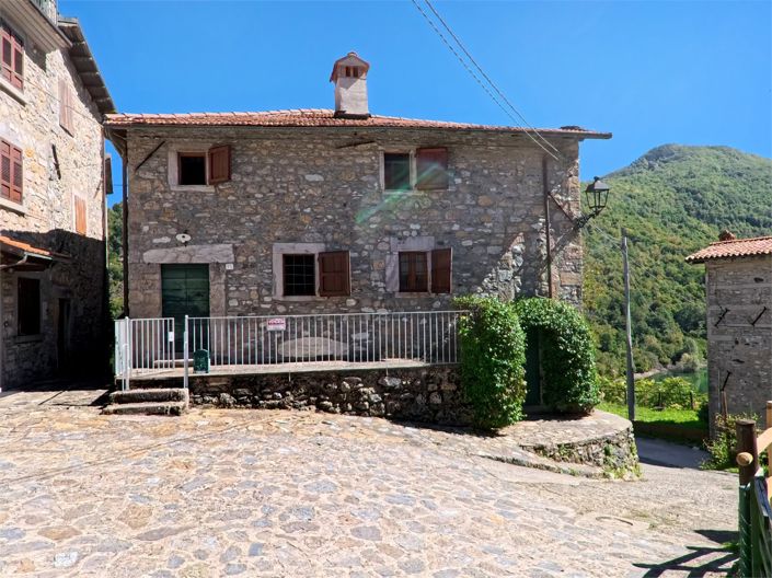 Image No.8-3 Bed House for sale