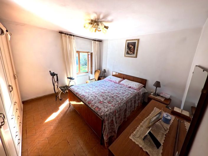 Image No.15-5 Bed House for sale
