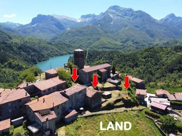 vendita-gruppo-di-fabbricati-lucca-rif-grf-18
