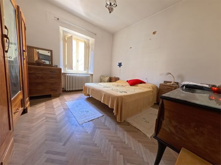 Image No.13-4 Bed House for sale