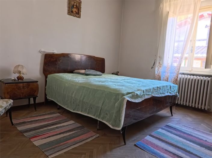 Image No.14-4 Bed House for sale