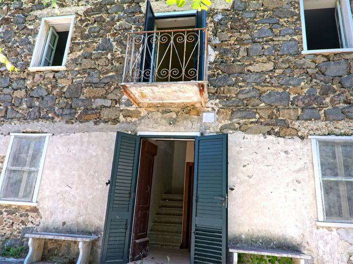 Image No.5-2 Bed House for sale