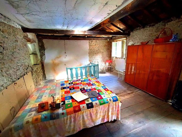 Image No.12-2 Bed House for sale