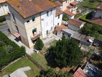 vendita-gruppo-di-fabbricati-lucca-rif-ver-20