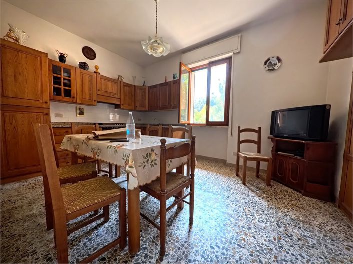 Image No.19-6 Bed Country House for sale