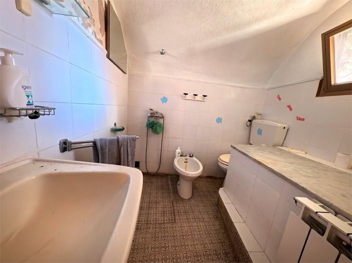 Image No.13-7 Bed House for sale