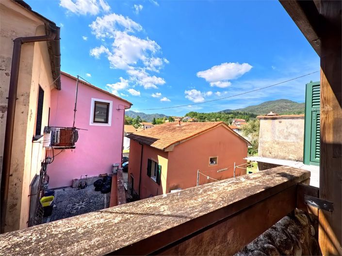 Image No.18-7 Bed House for sale