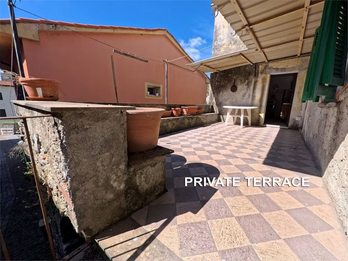 Image No.7-7 Bed House for sale