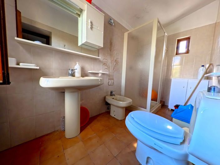 Image No.16-2 Bed House for sale