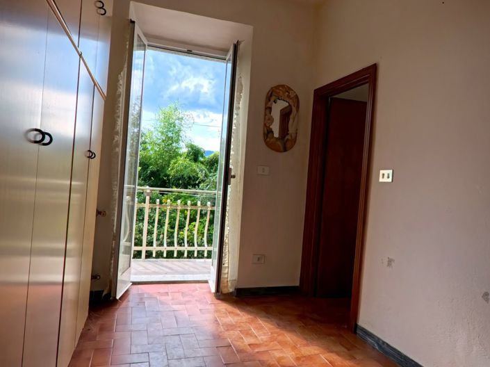 Image No.18-2 Bed House for sale