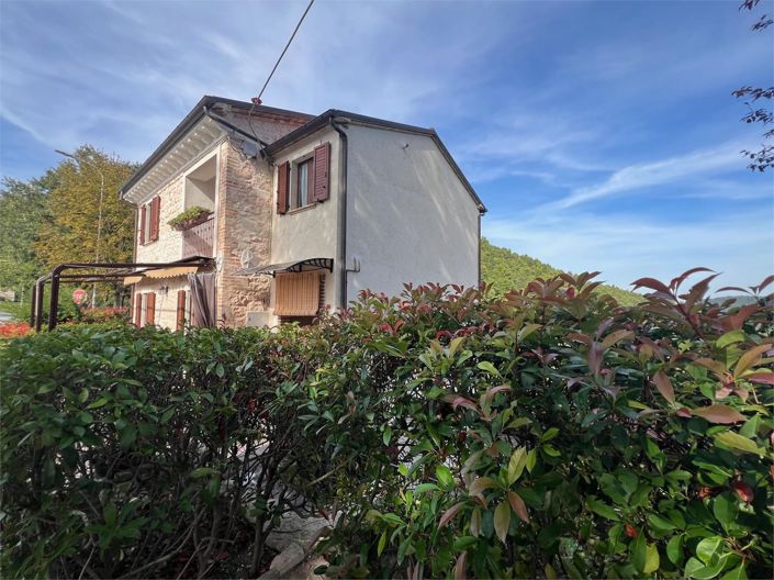 Image No.11-3 Bed House for sale