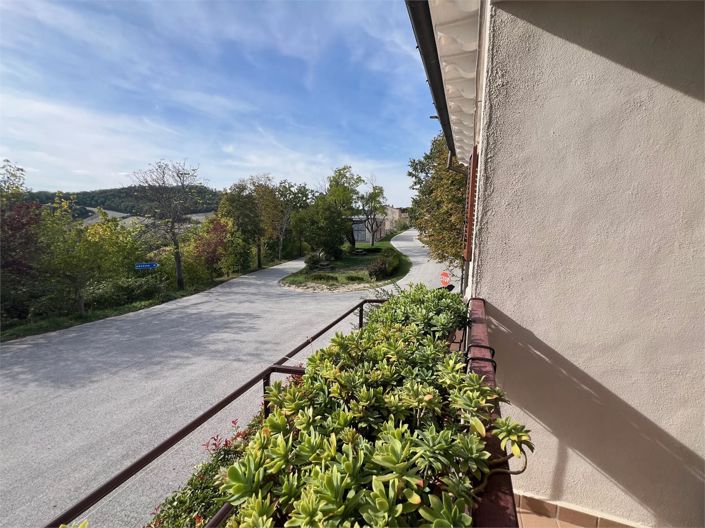 Image No.9-3 Bed House for sale