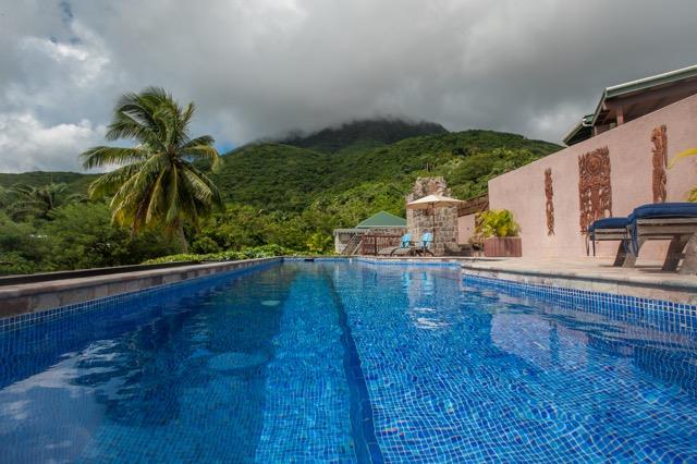 Image No.2-Propriété de pays de 4 chambres à vendre à Gingerland