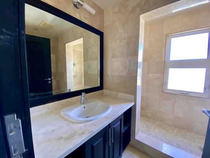 Image No.17-5 Bed Villa / Detached for sale