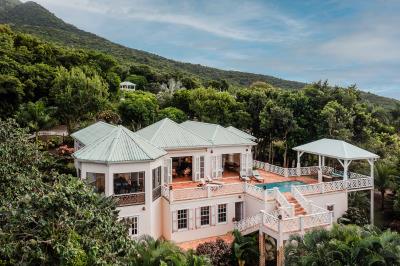 Villa / Détaché de 5 chambres à vendre à Nevis