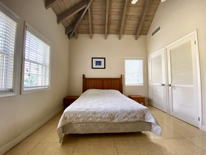 Image No.17-2 Bed Townhouse for sale