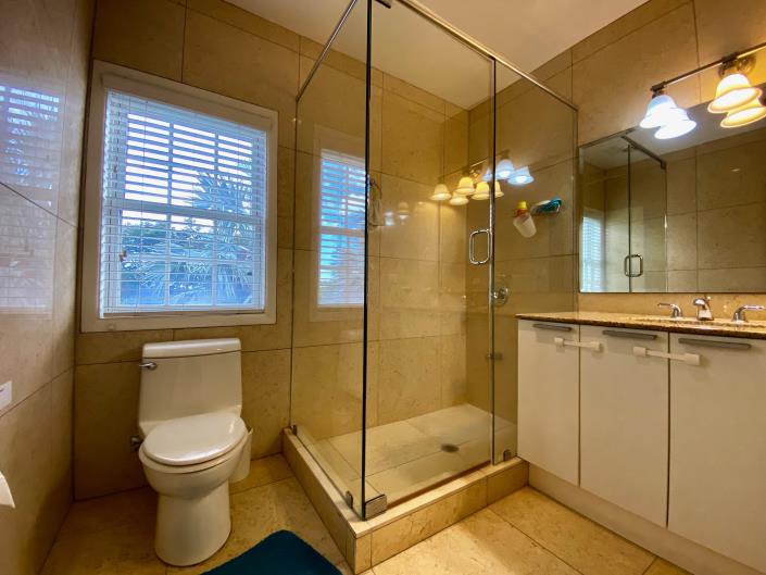 Image No.18-2 Bed Townhouse for sale