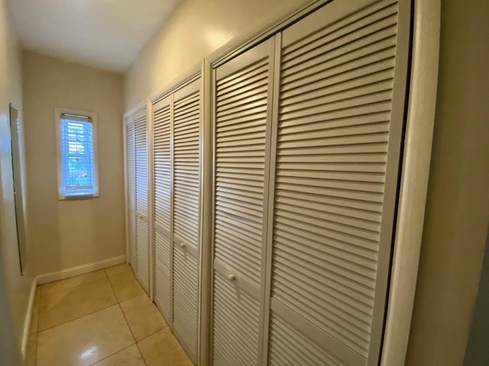 Image No.15-2 Bed Townhouse for sale