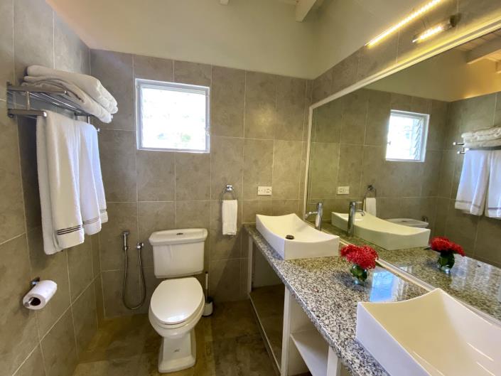 Image No.11-4 Bed Country House for sale