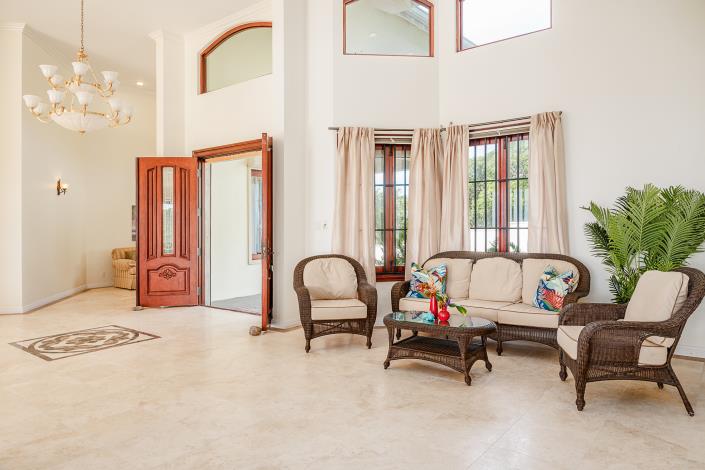 Image No.9-5 Bed Villa / Detached for sale