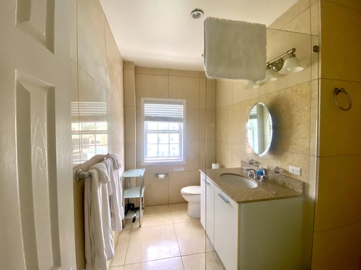 Image No.15-2 Bed Townhouse for sale