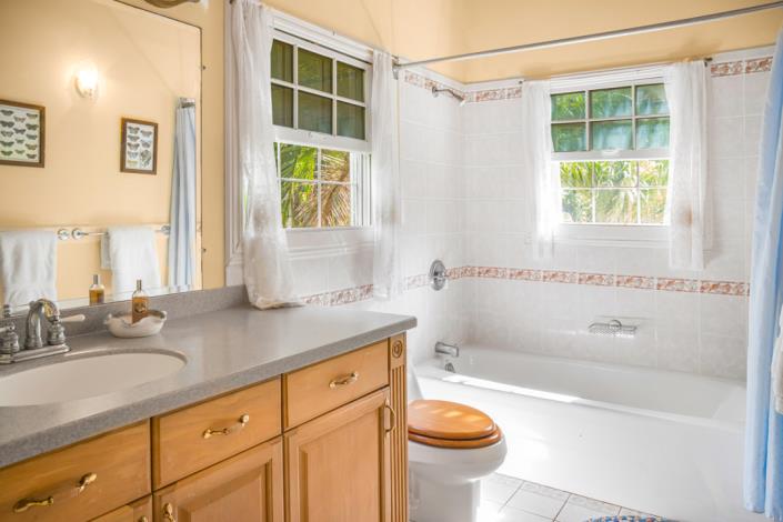 Image No.28-4 Bed Villa / Detached for sale