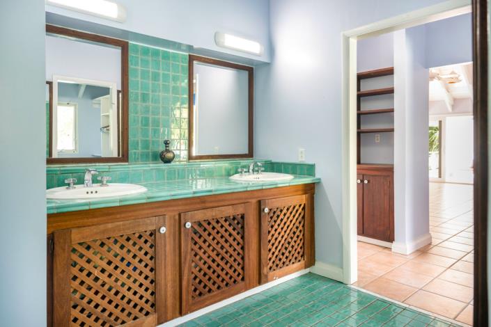 Image No.16-4 Bed Villa / Detached for sale