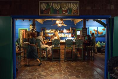 03_Restaurant_BarNight