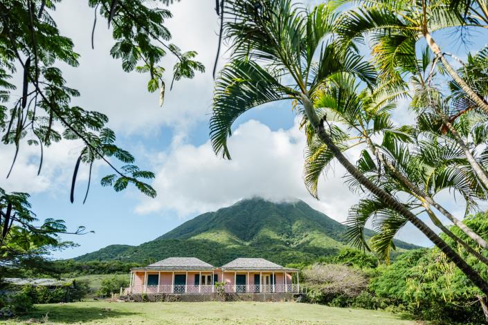 Image No.8-13 Bed Country Property for sale