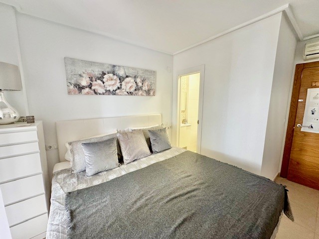 Image No.22-2 Bed Apartment for sale