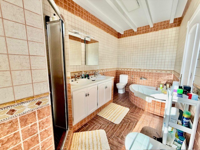 Image No.40-3 Bed Villa for sale