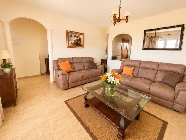 Image No.4-3 Bed Semi-Detached for sale