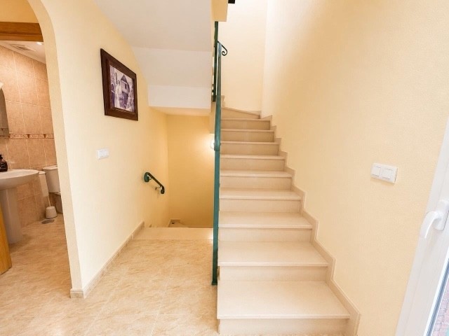 Image No.9-3 Bed Semi-Detached for sale