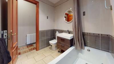 P513-Bathroom-1-
