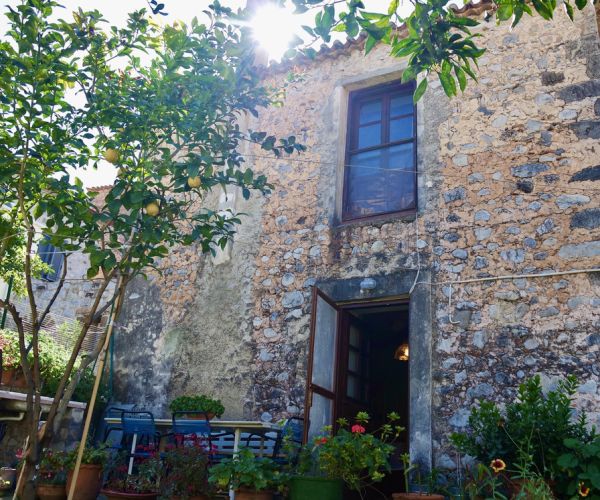 Image No.12-1 Bed House for sale