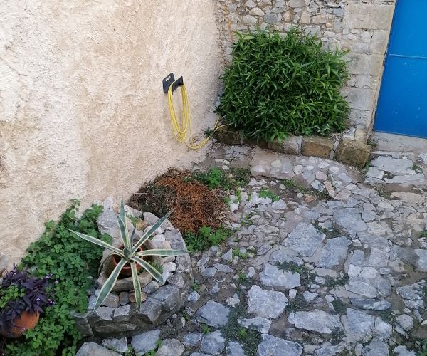 Image No.10-1 Bed House for sale